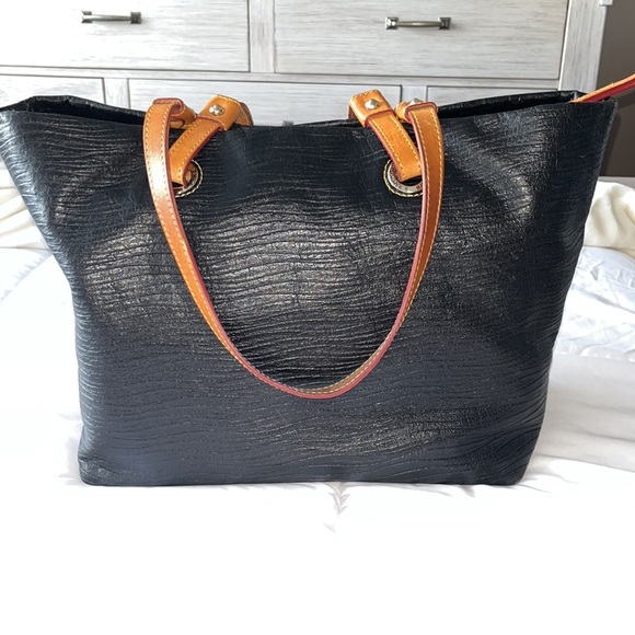 COPY - Dooney & Bourke Black Leather Grommet Shopper style 
#9L880. - Picture 3 of 10